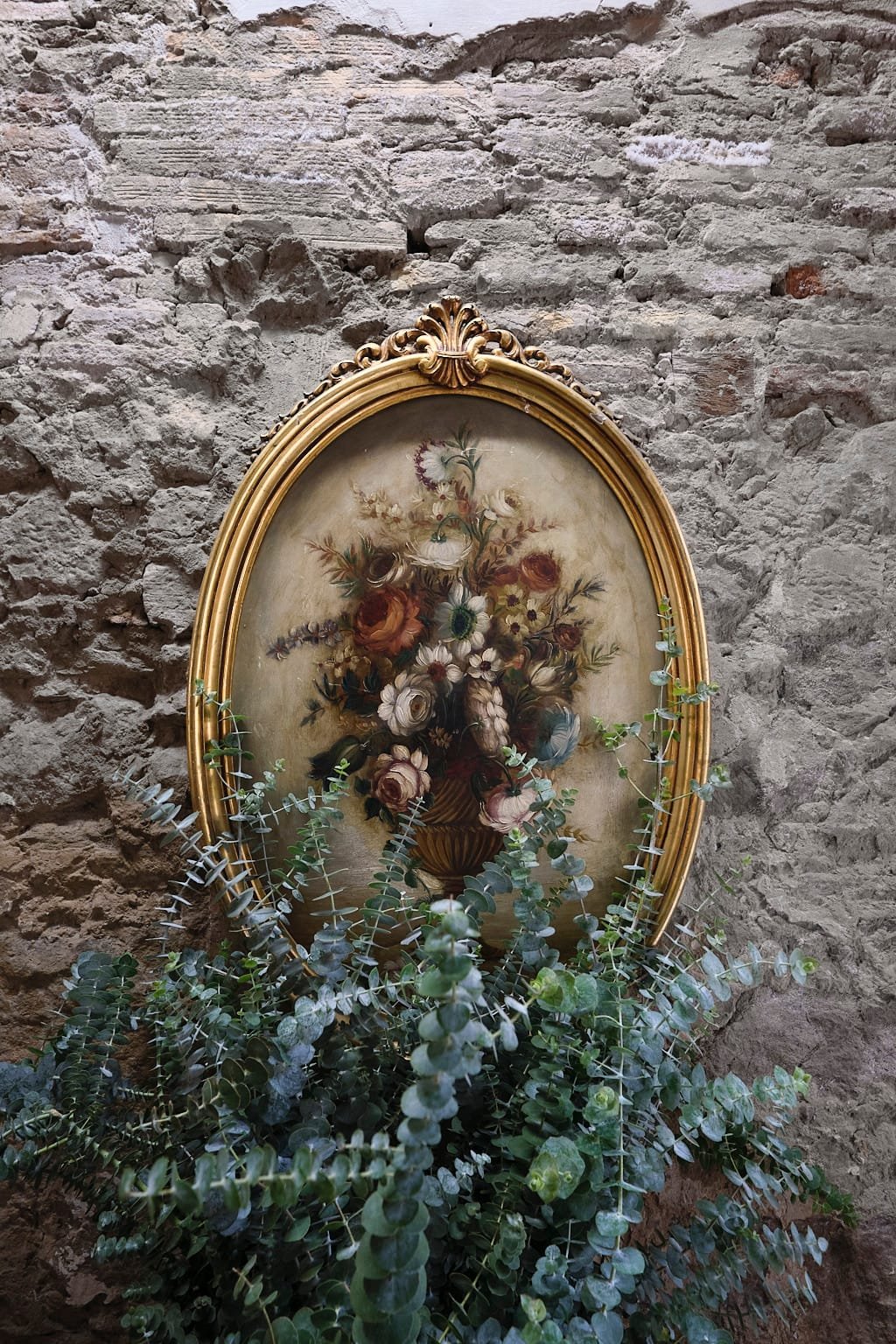 Instalaciones Botánicas  De El Gardenista En Logroño, Un Espacio Creativo Donde Conviven Diseño Floral, Decoración Y Esencia Brutalista.