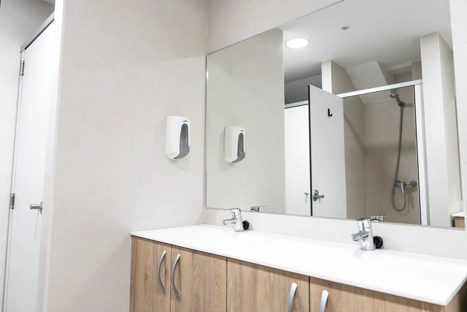Baño del Albergue San Nicolás en Logroño
